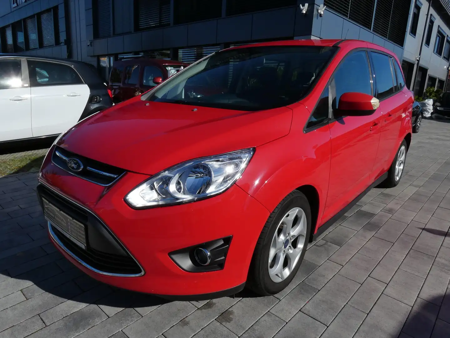Ford Grand C-Max Trend Rojo - 2