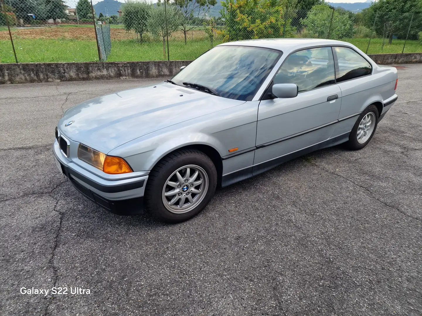 BMW 316 Serie 3 E36 Coupe 316i Coupe c/clima auto Срібний - 1
