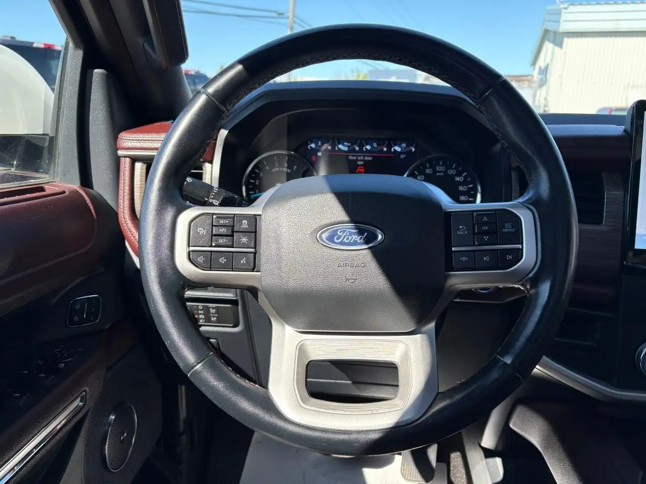 Ford Expedition снимка Ford Expedition