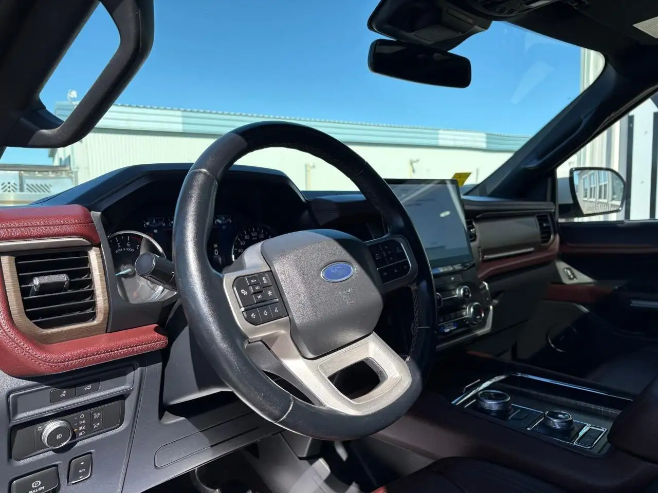 Ford Expedition снимка Ford Expedition