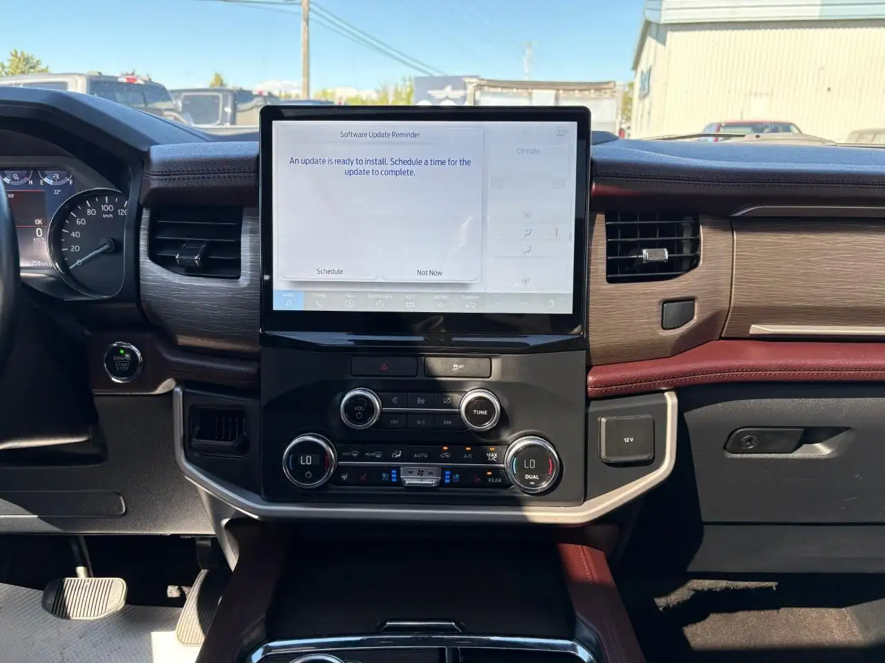 Ford Expedition снимка Ford Expedition