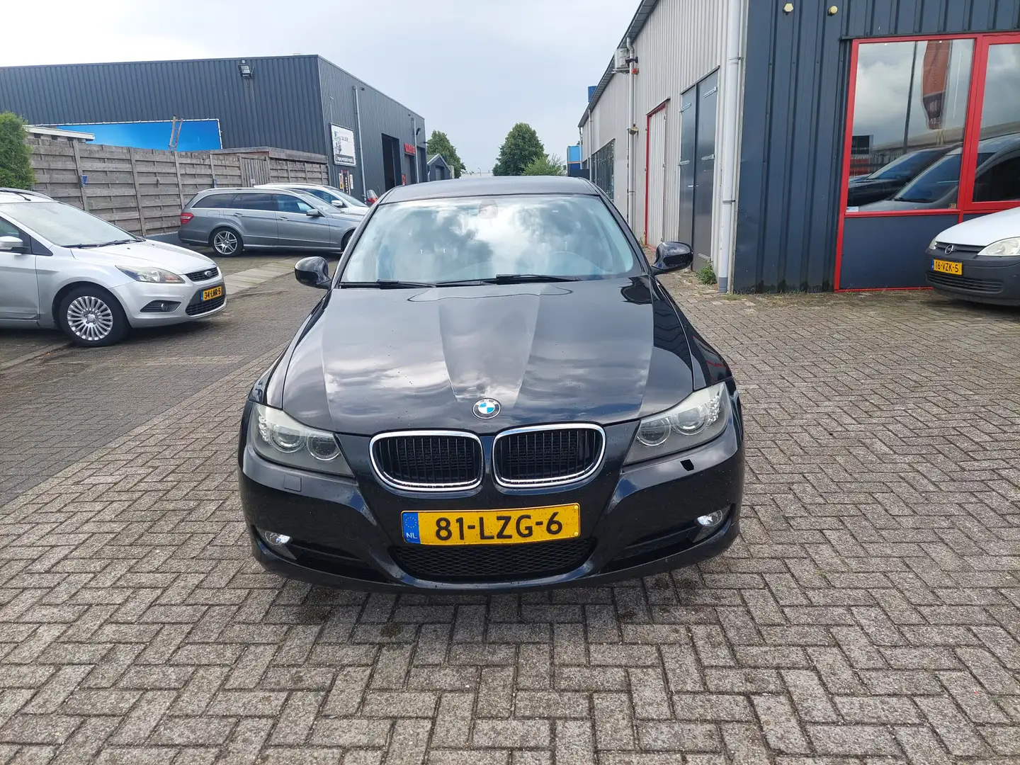 BMW 318 3-serie Touring 318i Business Line Zwart - 2