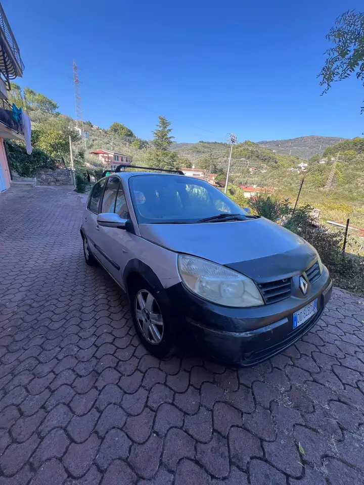 Renault Scenic 1.9 dCi FAP Dynamique
