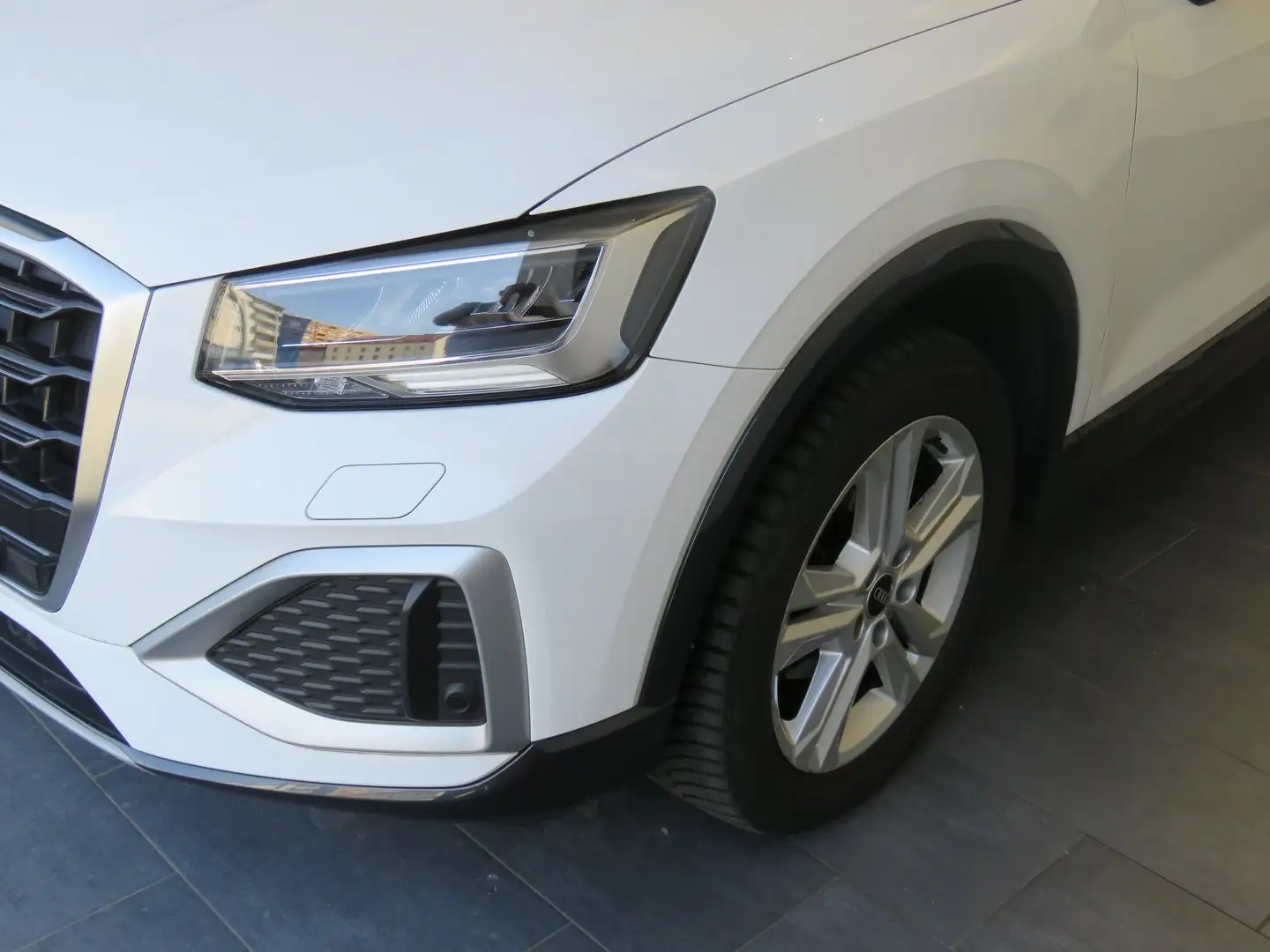 Audi Q2 30 TDI Bianco - 2
