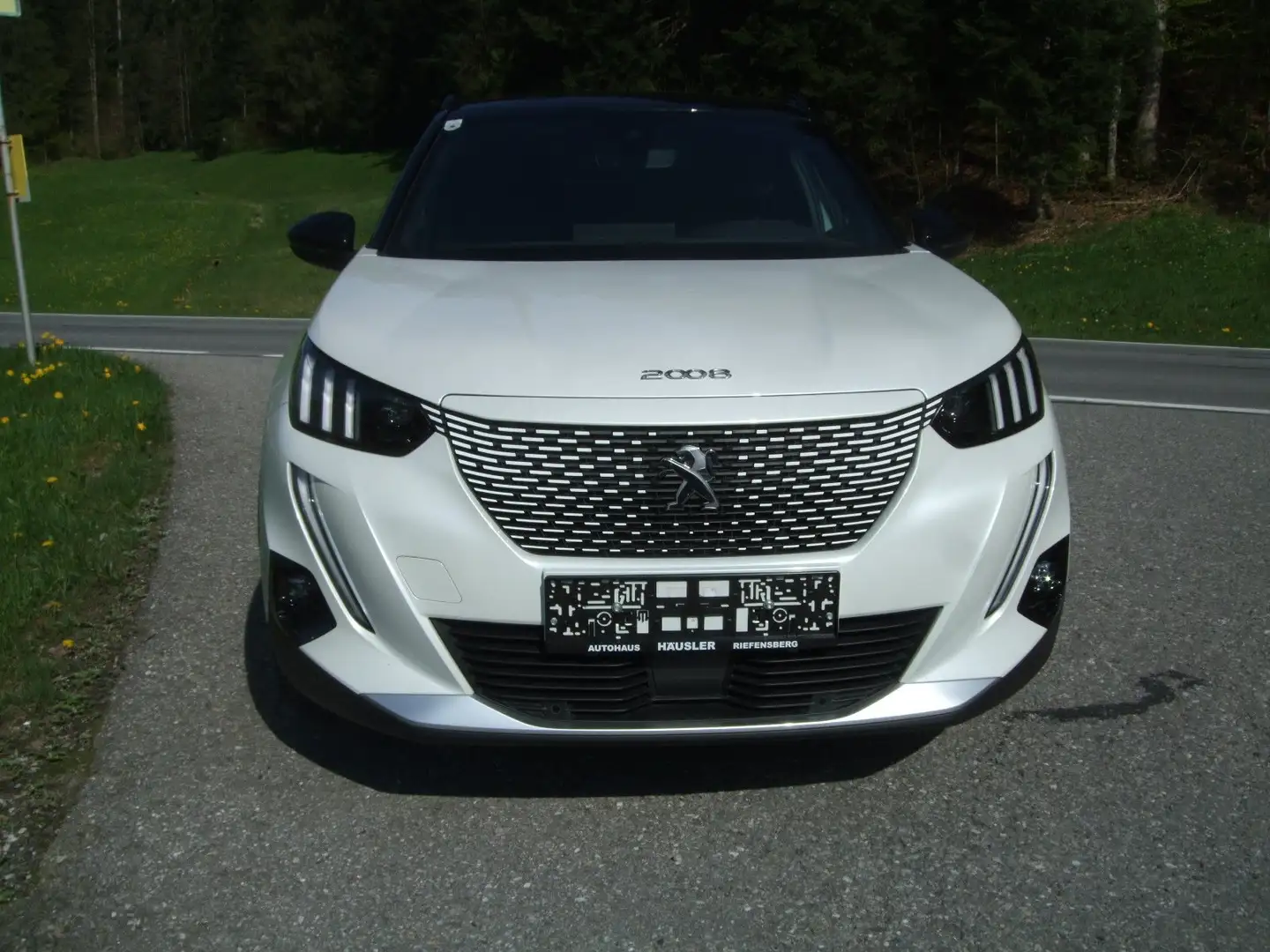 Peugeot e-2008 GT Pack Weiß - 2
