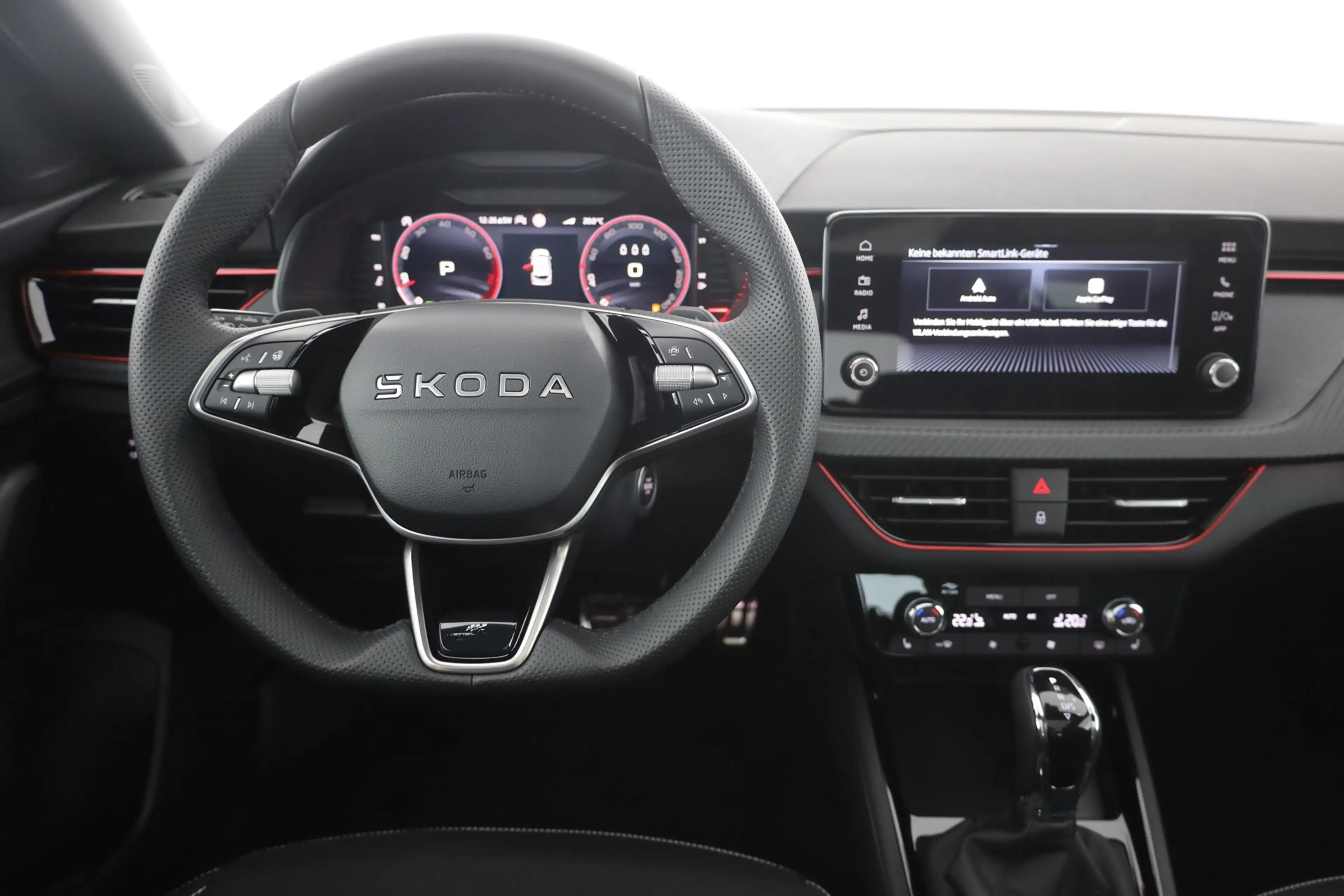 Skoda Kamiq Monte Carlo 1.5 TSI DSG LED Kamera AHK — photo 10