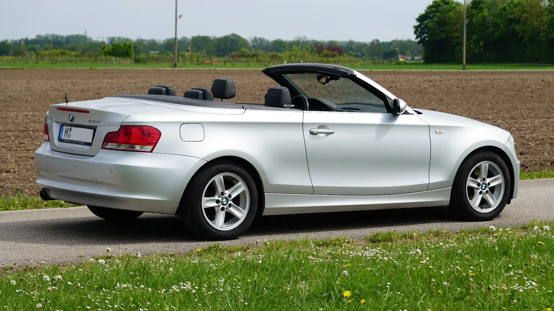 BMW 125 125i Cabrio Stříbrná - 2