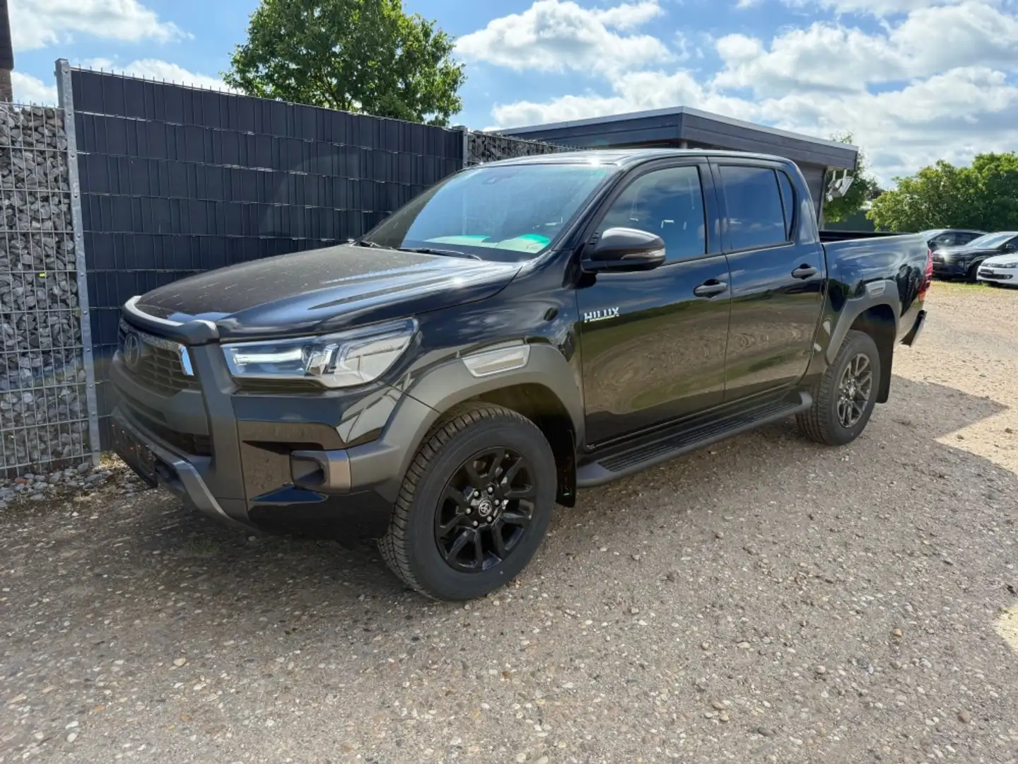 Toyota Hilux 2.8 D4D 48V AT Invincible Grau - 1