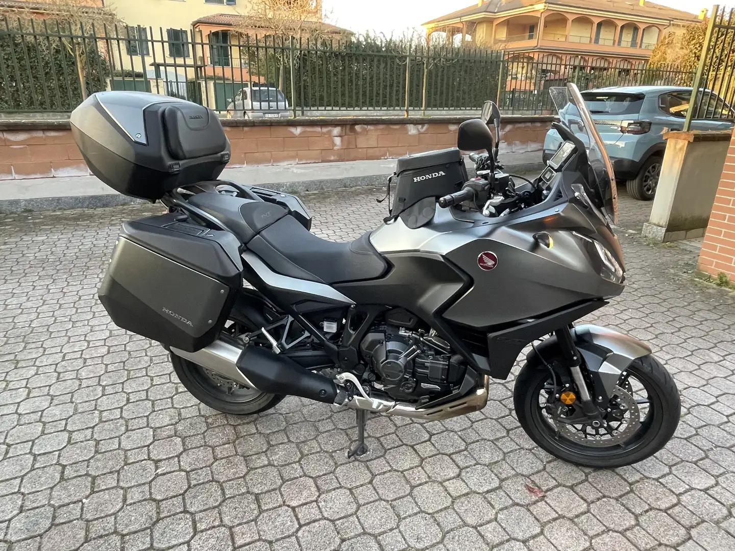 Honda NT 1100 Cambio DCT versione Urban - 2