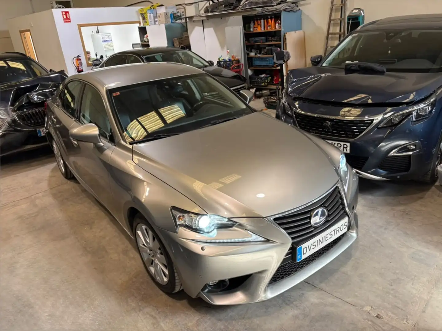 Lexus LEXUS IS Berlina  Manual de 4 Puertas - 1