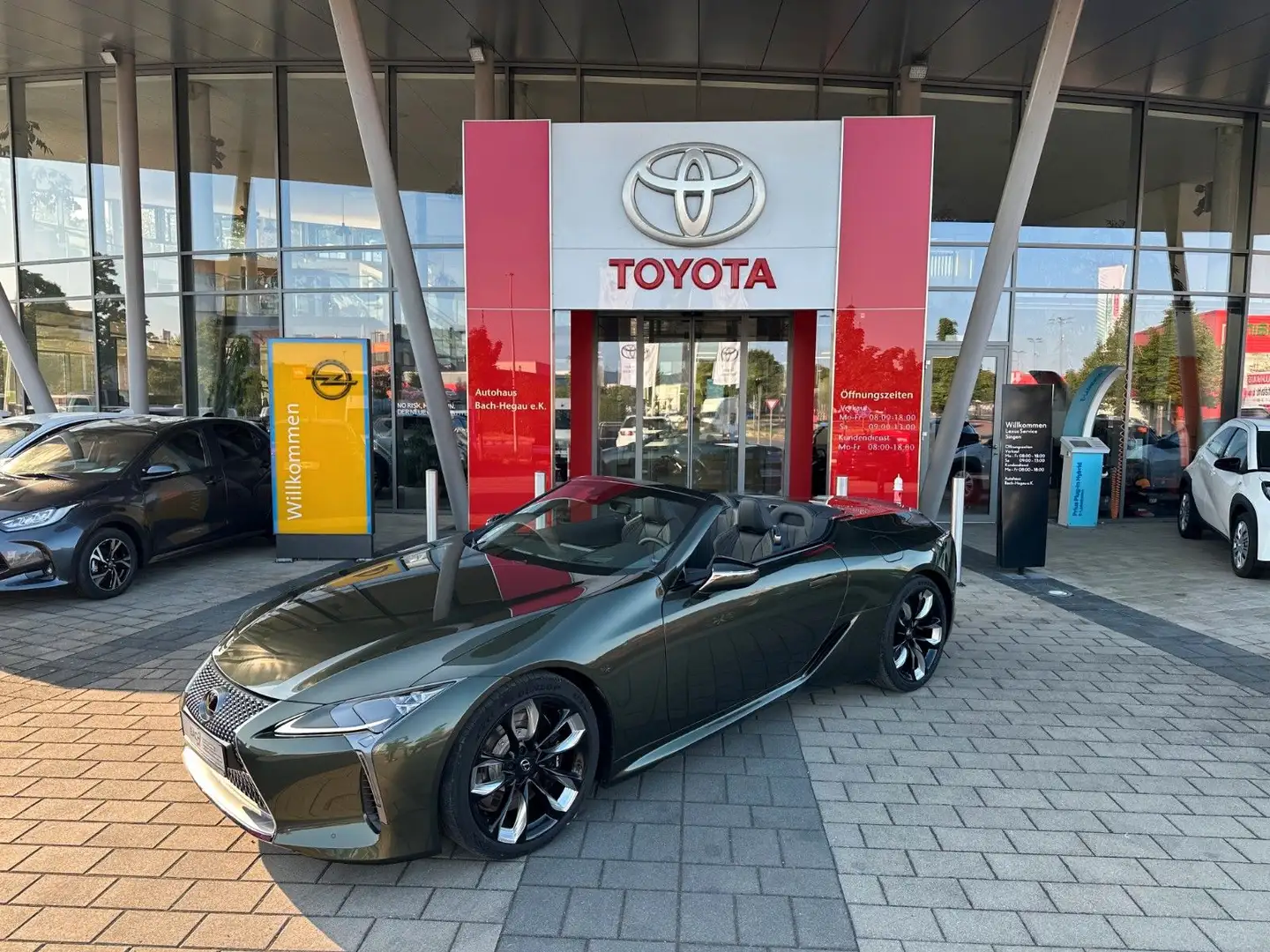 Lexus LC 500 Cabrio ** Performance Paket ** Neuzustand Groen - 2