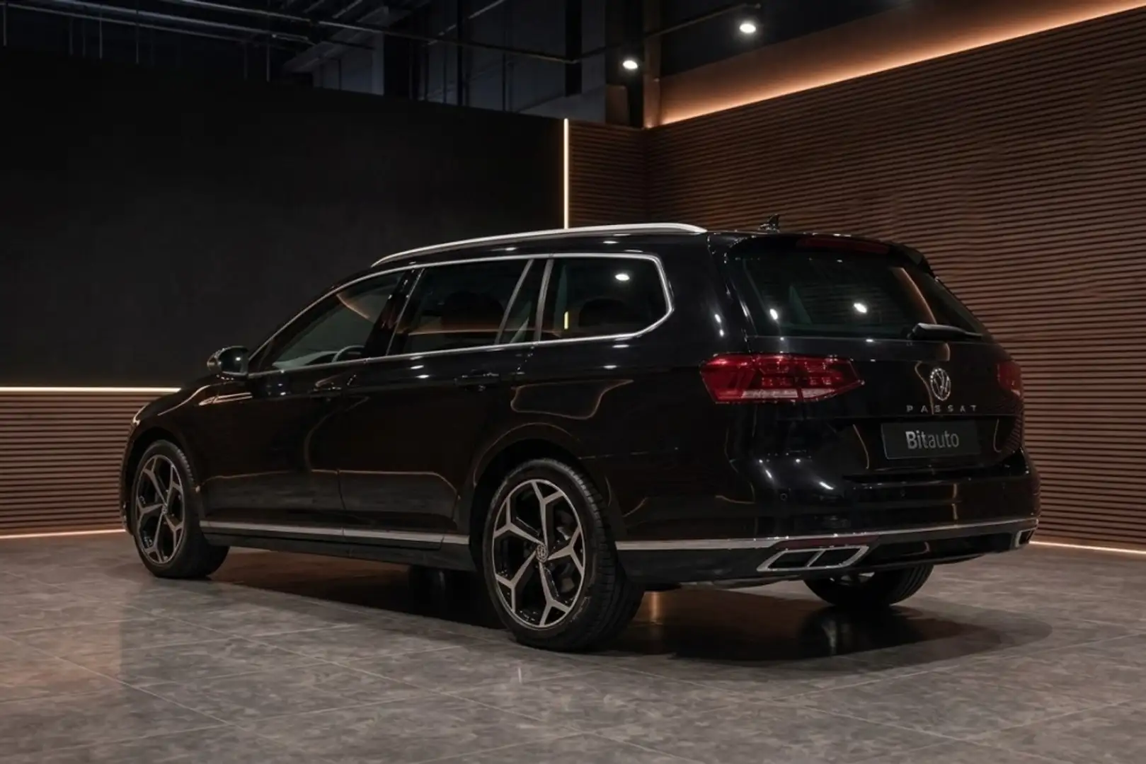 Volkswagen Passat Variant 2.0TDI EVO R-Line DGS7 147kW Negro - 2