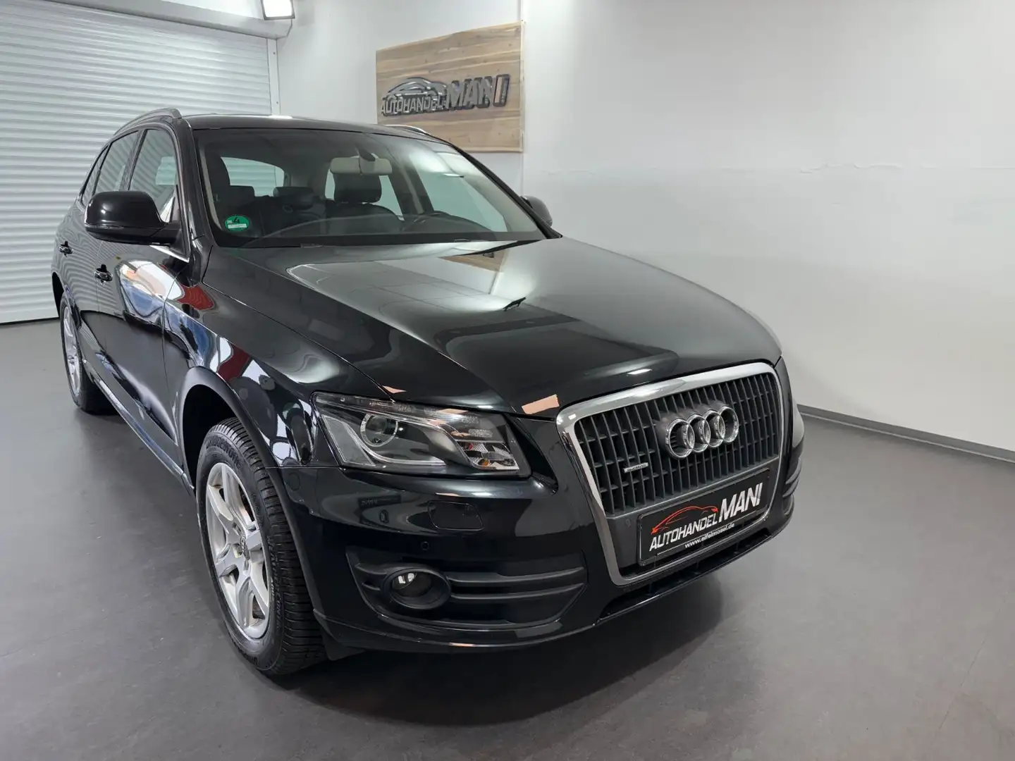 Audi Q5 2.0 TDI  quattro/Xenon/Panorama-Dach/Navi/PDC Noir - 1