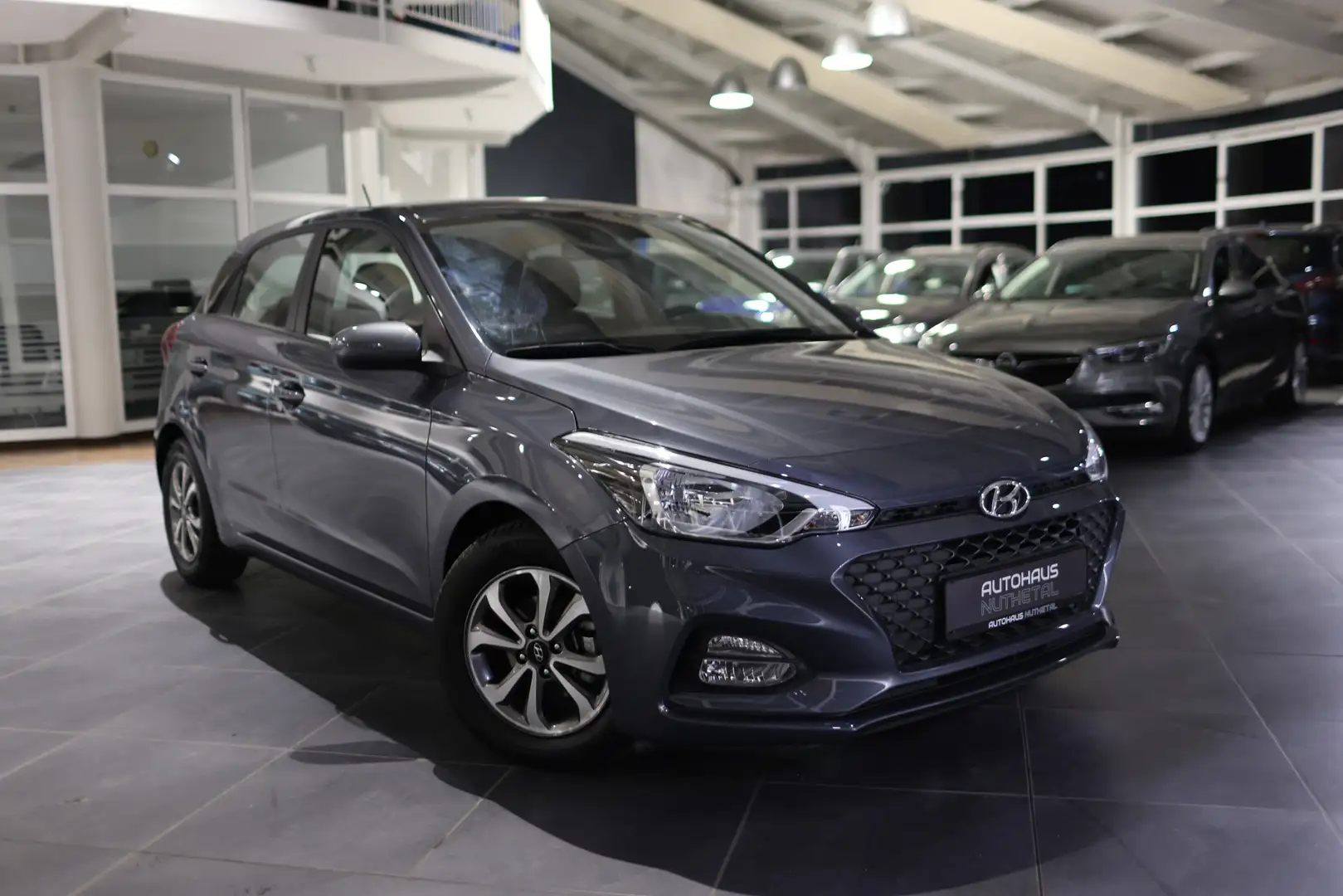 Hyundai i20 1,2 TREND LENKRADHEIZUNG   SITZHEIZUNG Grau - 1