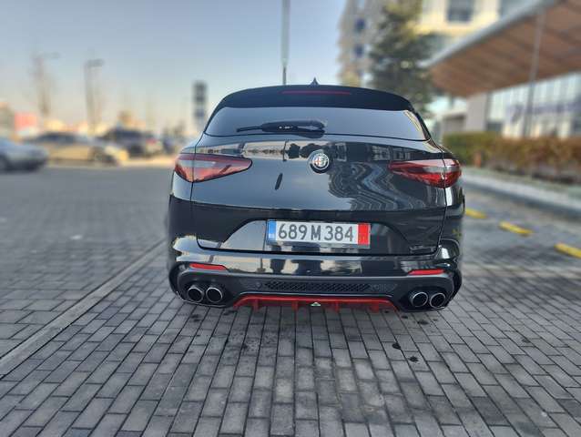 Alfa Romeo Stelvio V6 2.9 Bi-Turbo AT8-Q4 Quadrifoglio