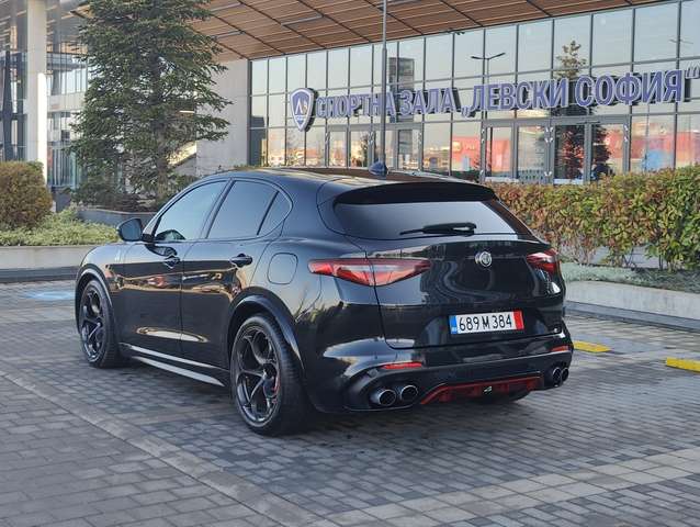 Imagine Alfa Romeo Stelvio V6 2.9 Bi-Turbo AT8-Q4 Quadrifoglio
