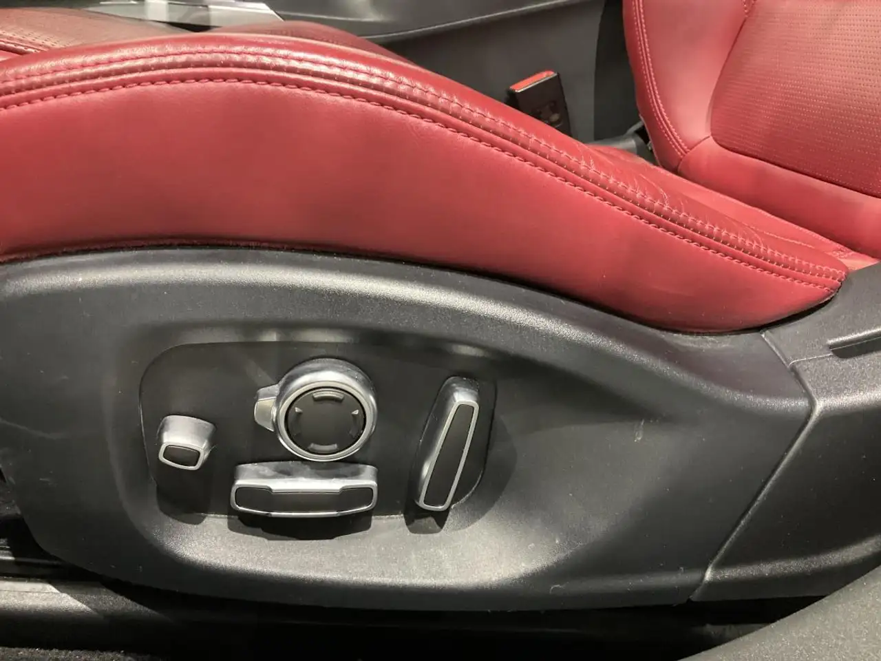 Jaguar I-Pace снимка Jaguar I-Pace