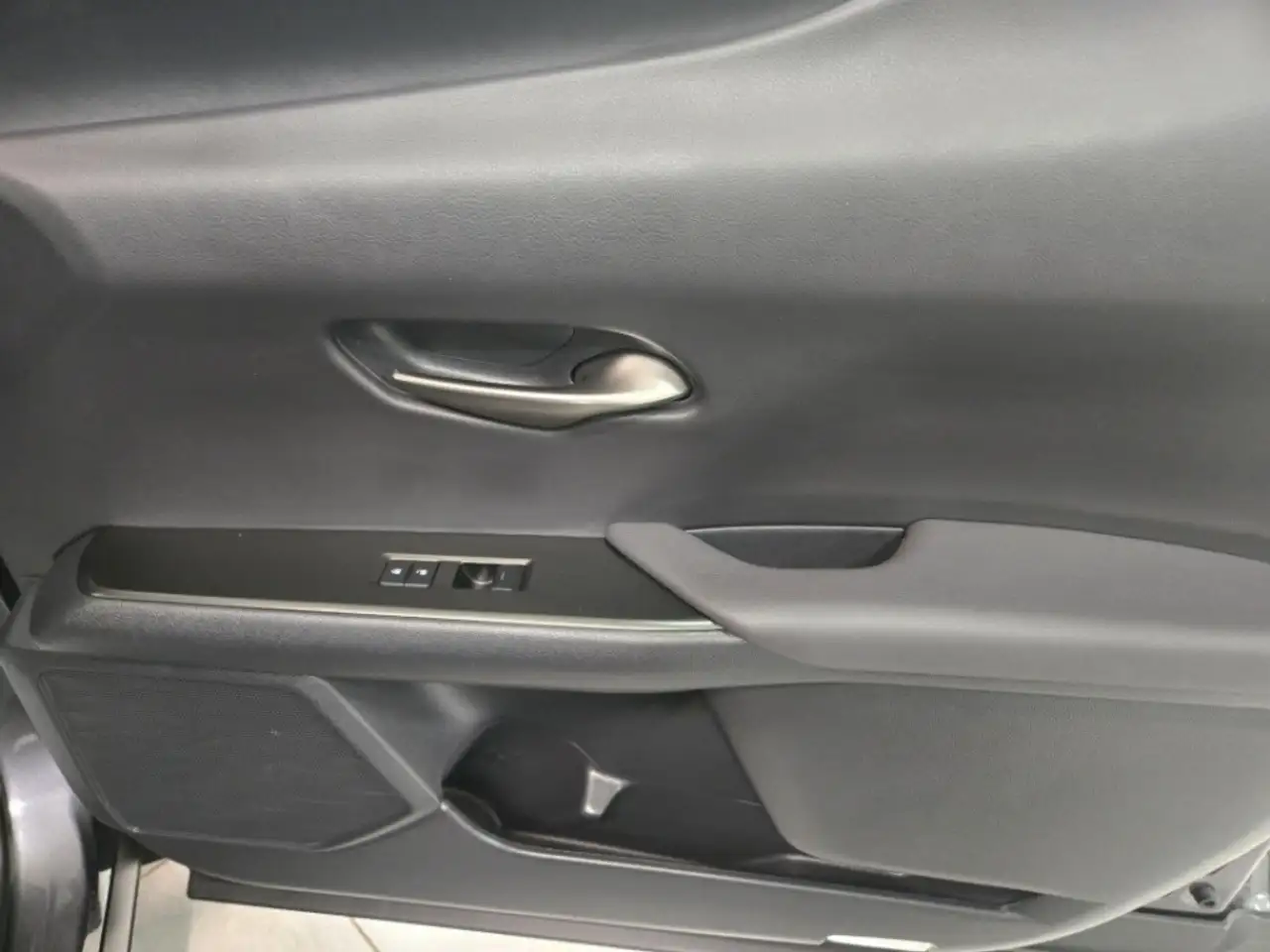 Lexus UX снимка Lexus UX