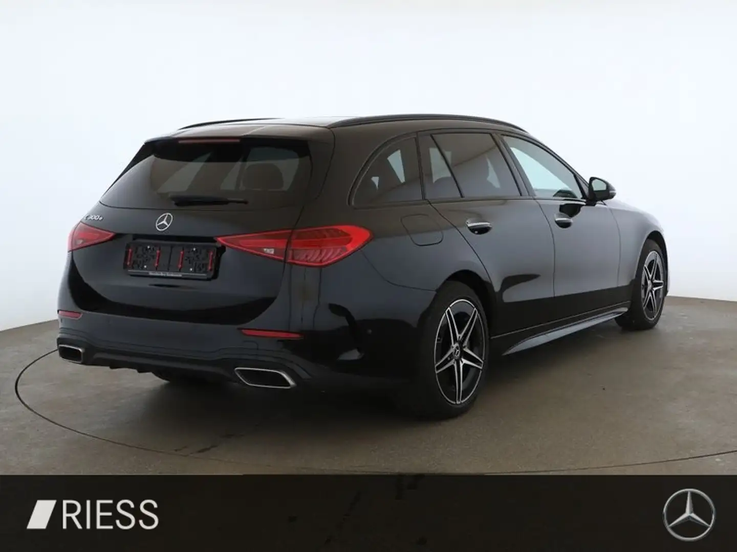 Mercedes-Benz C 300 e T AMG Sport Night Distr Pano AHK HUD Sitzkl Schwarz - 2