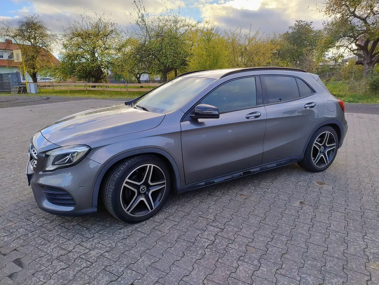 Mercedes-Benz GLA 200