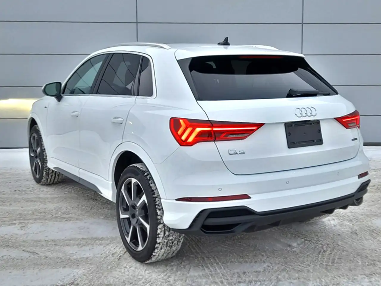 Audi Q3 снимка Audi Q3