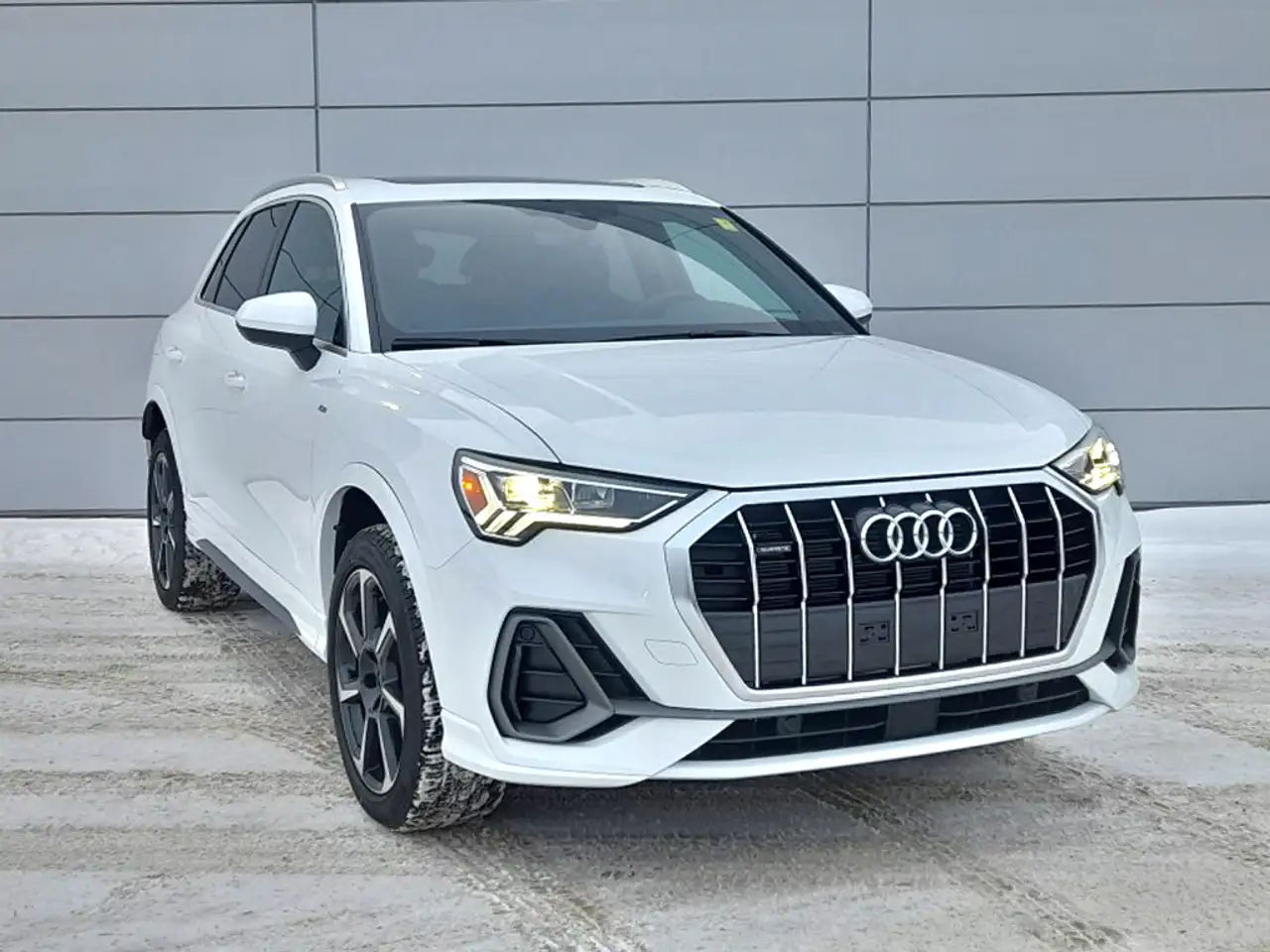 Audi Q3 снимка Audi Q3