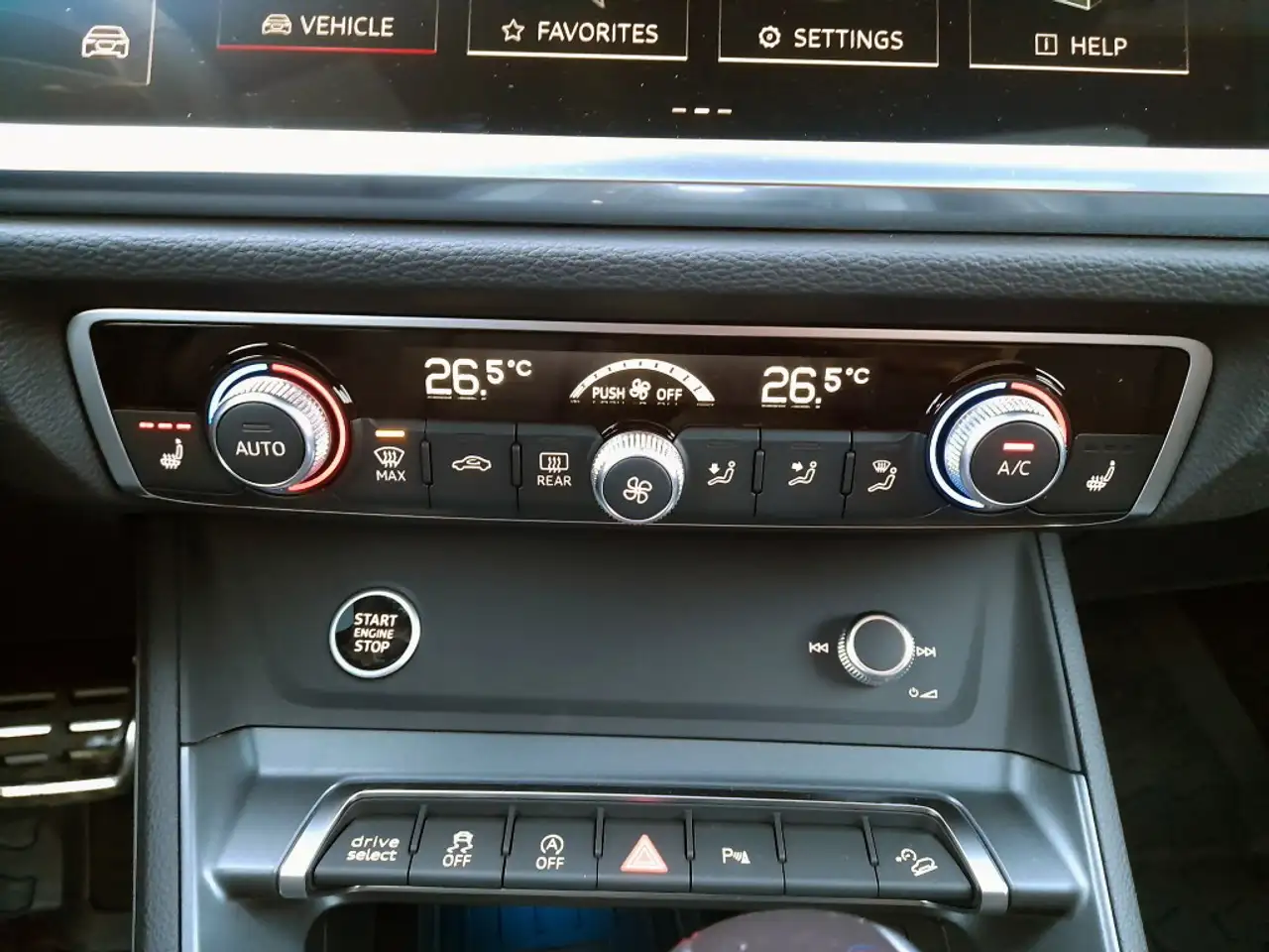 Audi Q3 снимка Audi Q3