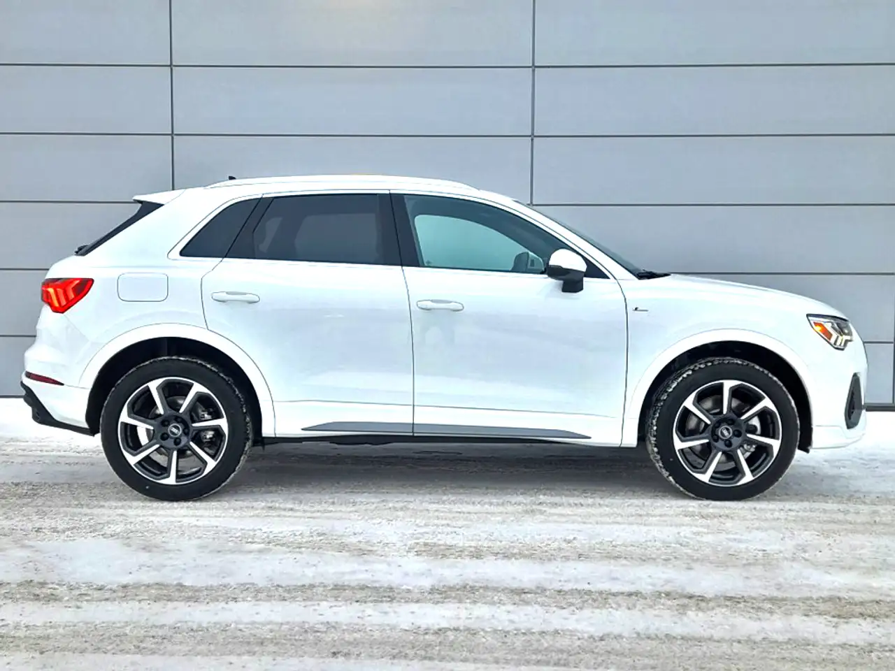 Audi Q3 снимка Audi Q3