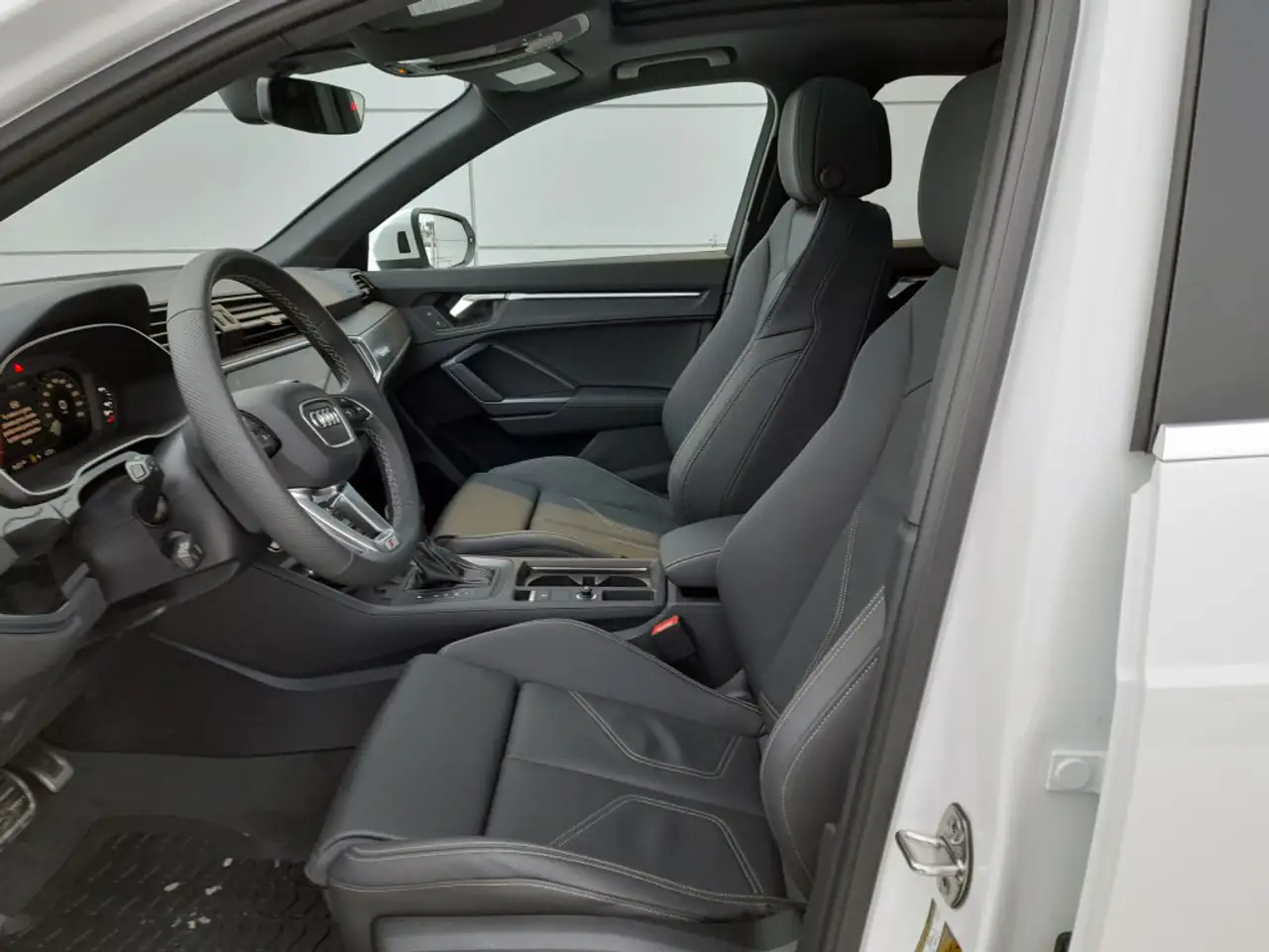 Audi Q3 снимка Audi Q3