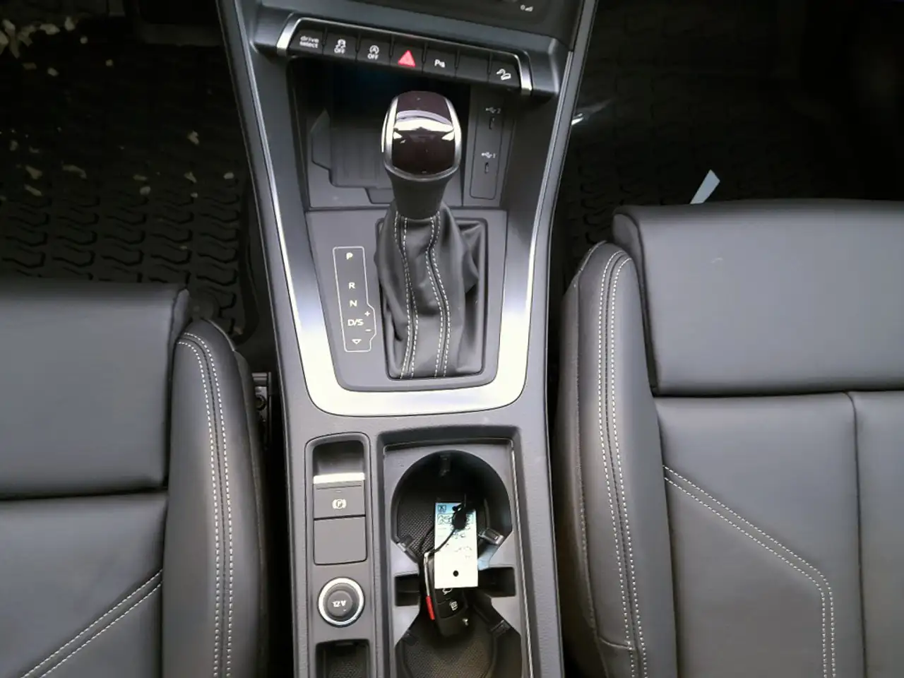 Audi Q3 снимка Audi Q3