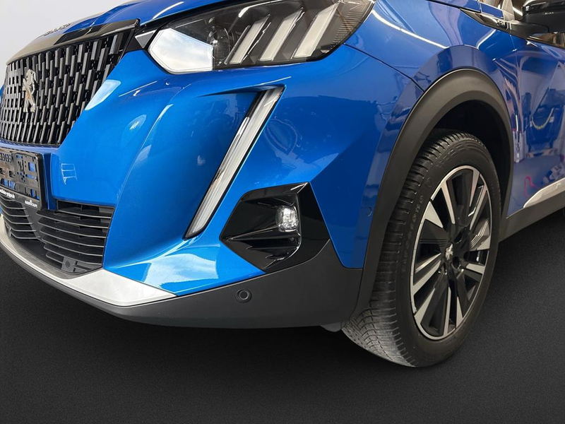 Peugeot 2008 1.2 PureTech 130 GT Pack — photo 8