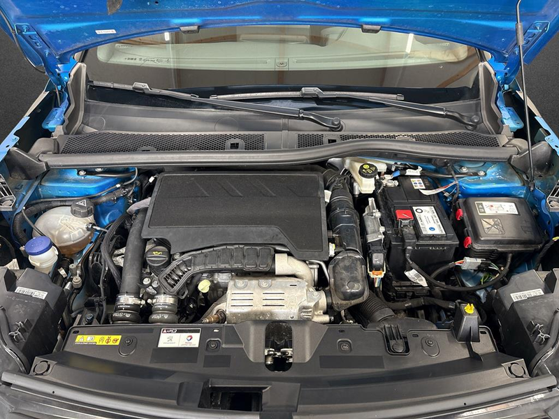 Peugeot 2008 1.2 PureTech 130 GT Pack — photo 5