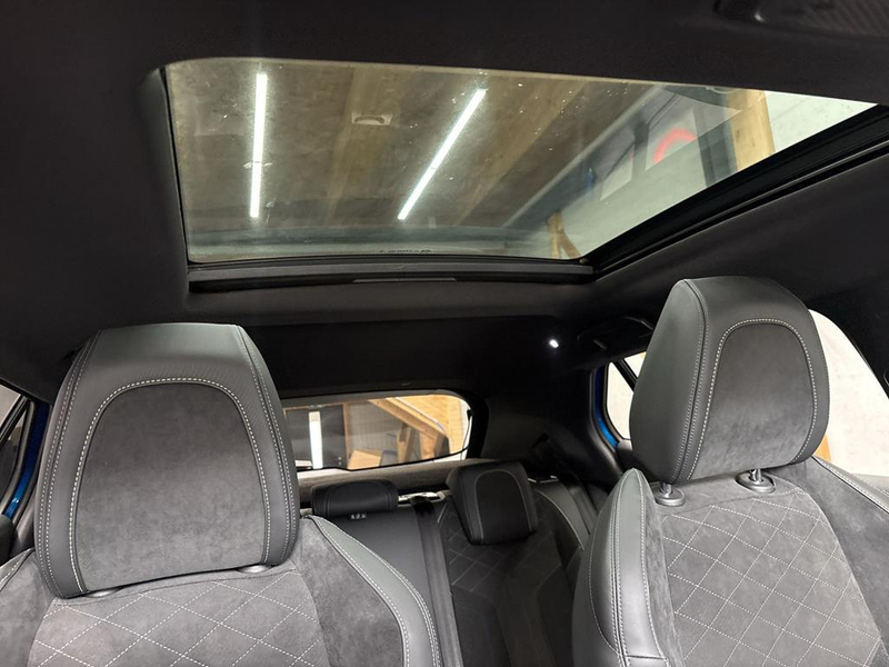 Peugeot 2008 1.2 PureTech 130 GT Pack — photo 13