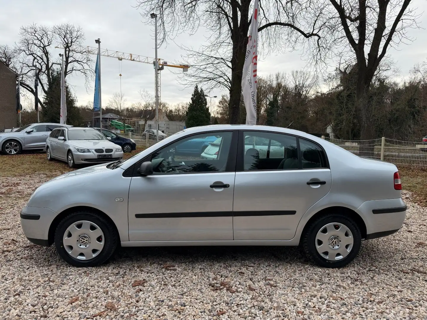 Volkswagen Polo Limousine 1.4*TÜV+INSP.+Zahnriemen NEU*TOP* Zilver - 2