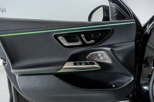 Mercedes-Benz E-Class view 23