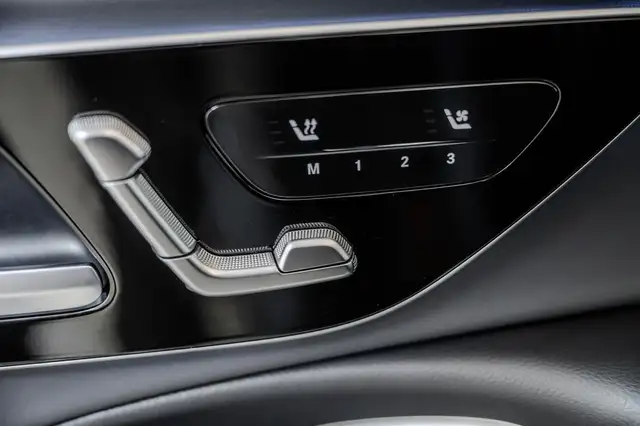 Mercedes-Benz E-Class view 25