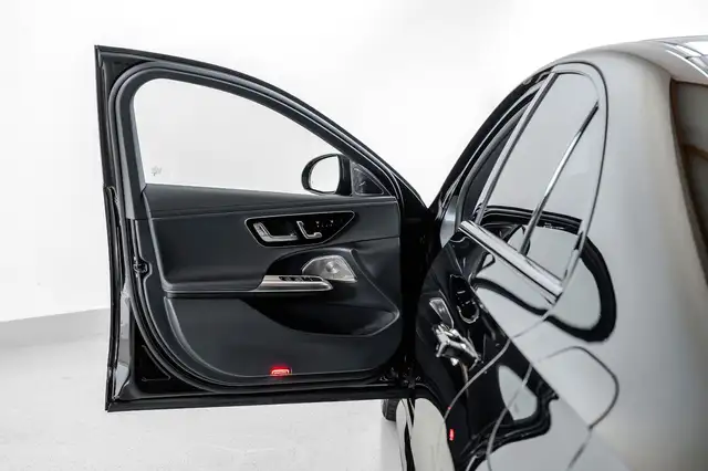 Mercedes-Benz E-Class view 22