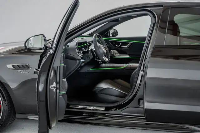 Mercedes-Benz E-Class view 30