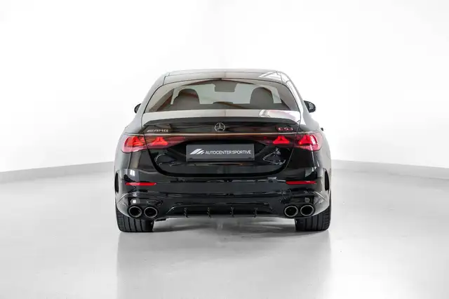 Mercedes-Benz E-Class view 5
