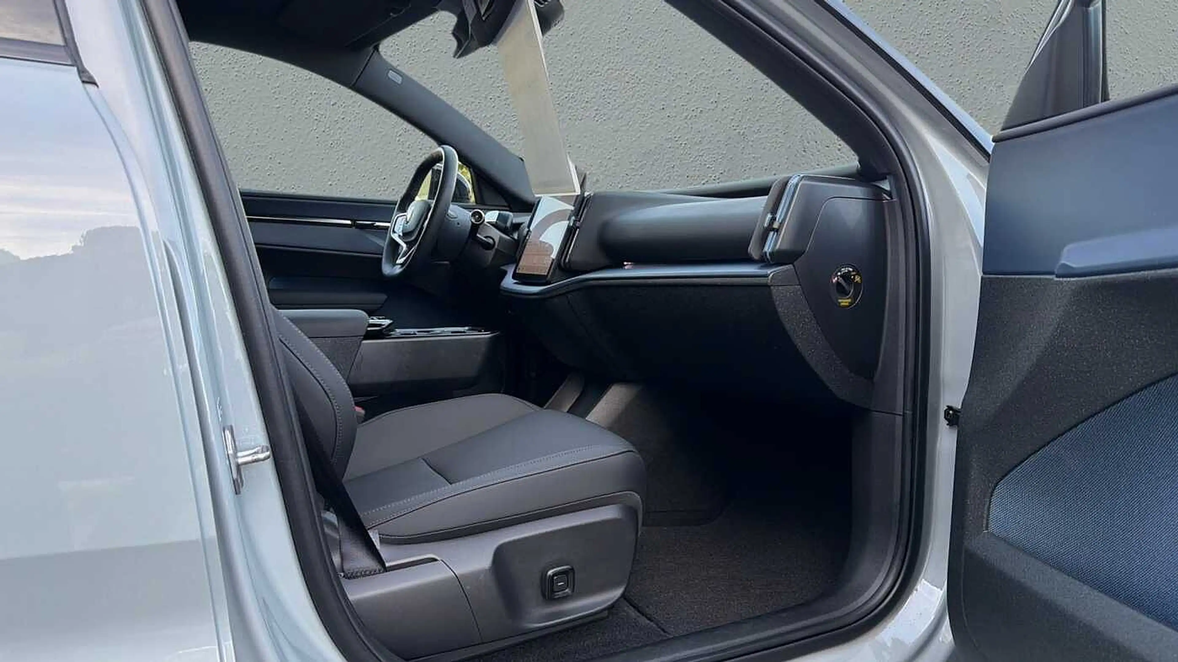 Volvo EX30 Plus, Single Motor Extended Range, Eldriven — photo 5