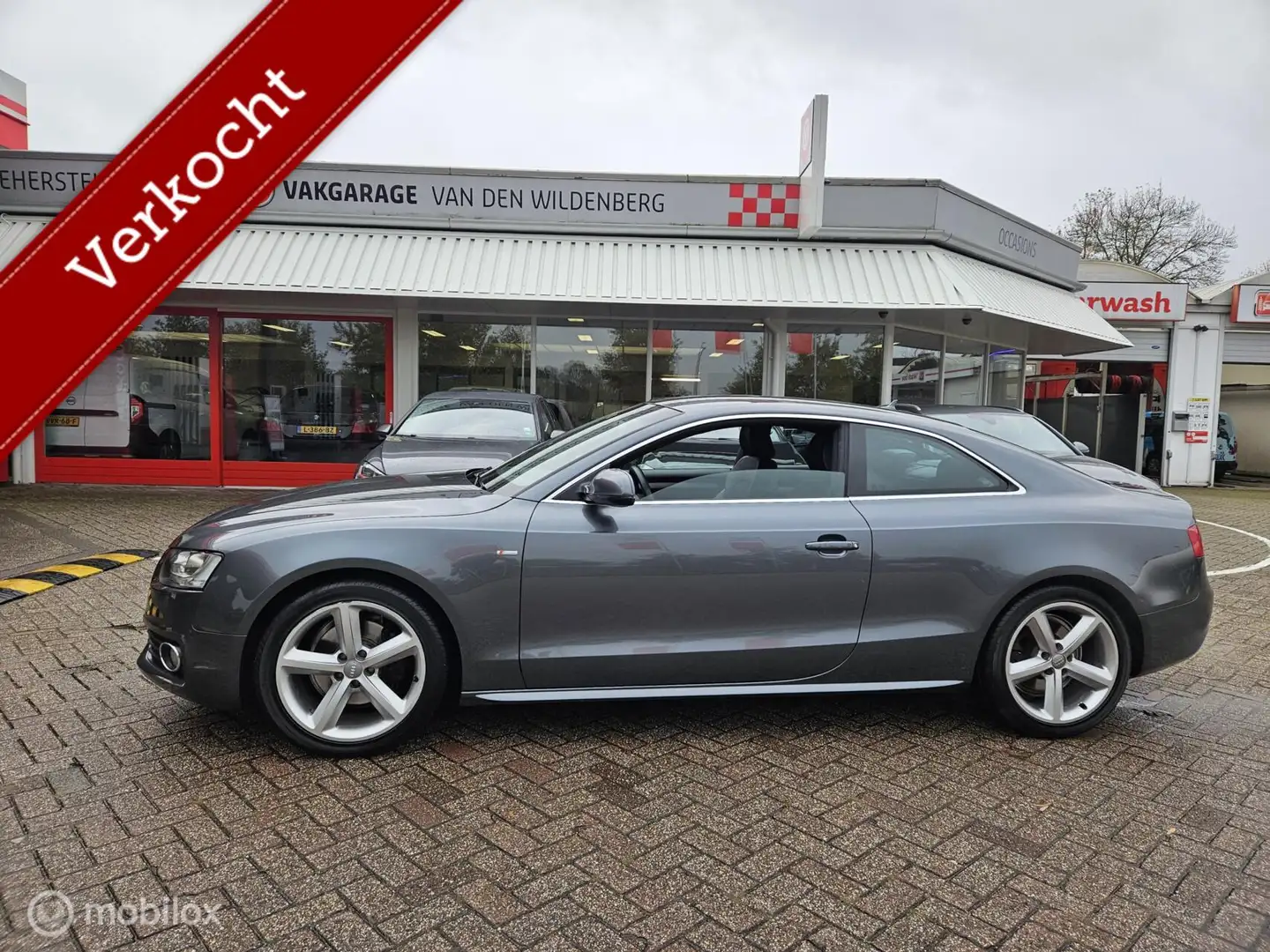 Audi A5 Coupé 2.0 TFSI S-edition Gris - 2