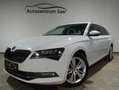 Skoda Superb Combi Style DSG Navi Xenon SH Tempo PDC Weiß - thumbnail 1