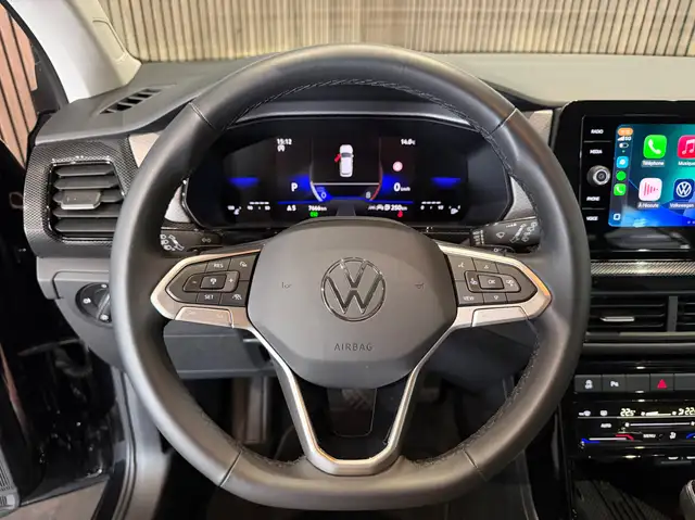 Volkswagen T-Cross view 11