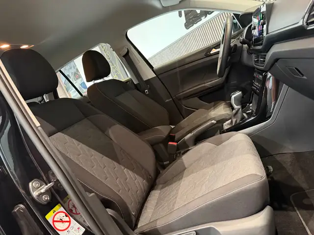 Volkswagen T-Cross view 9