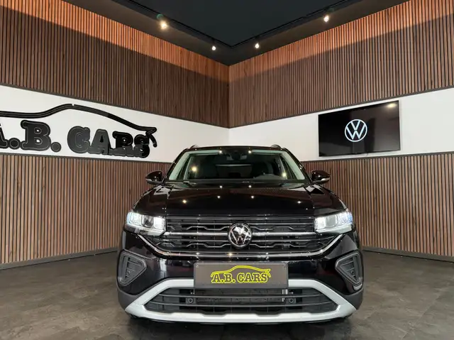 Volkswagen T-Cross view 2