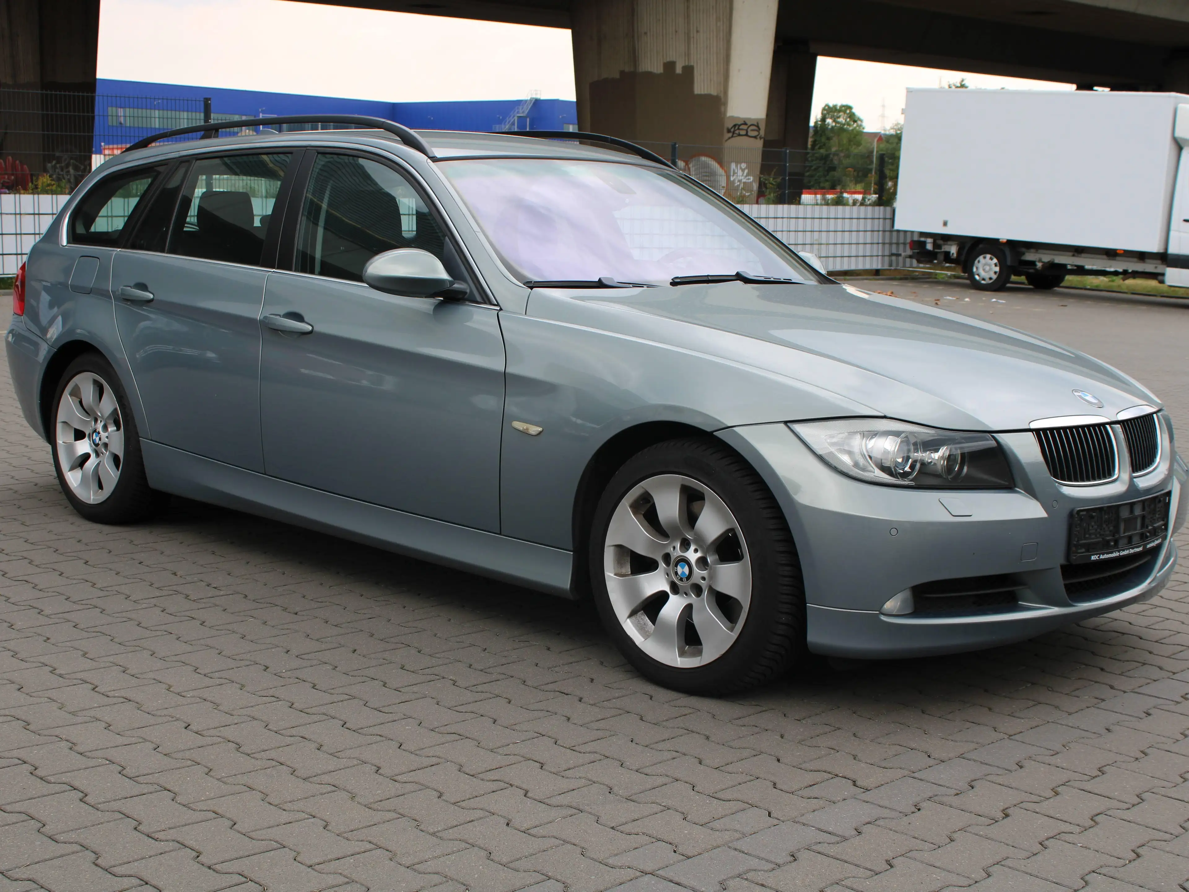 BMW 325 325 i xDrive Aut. 2.Hand Navi Xenon PDC SHZ AHK — photo 3