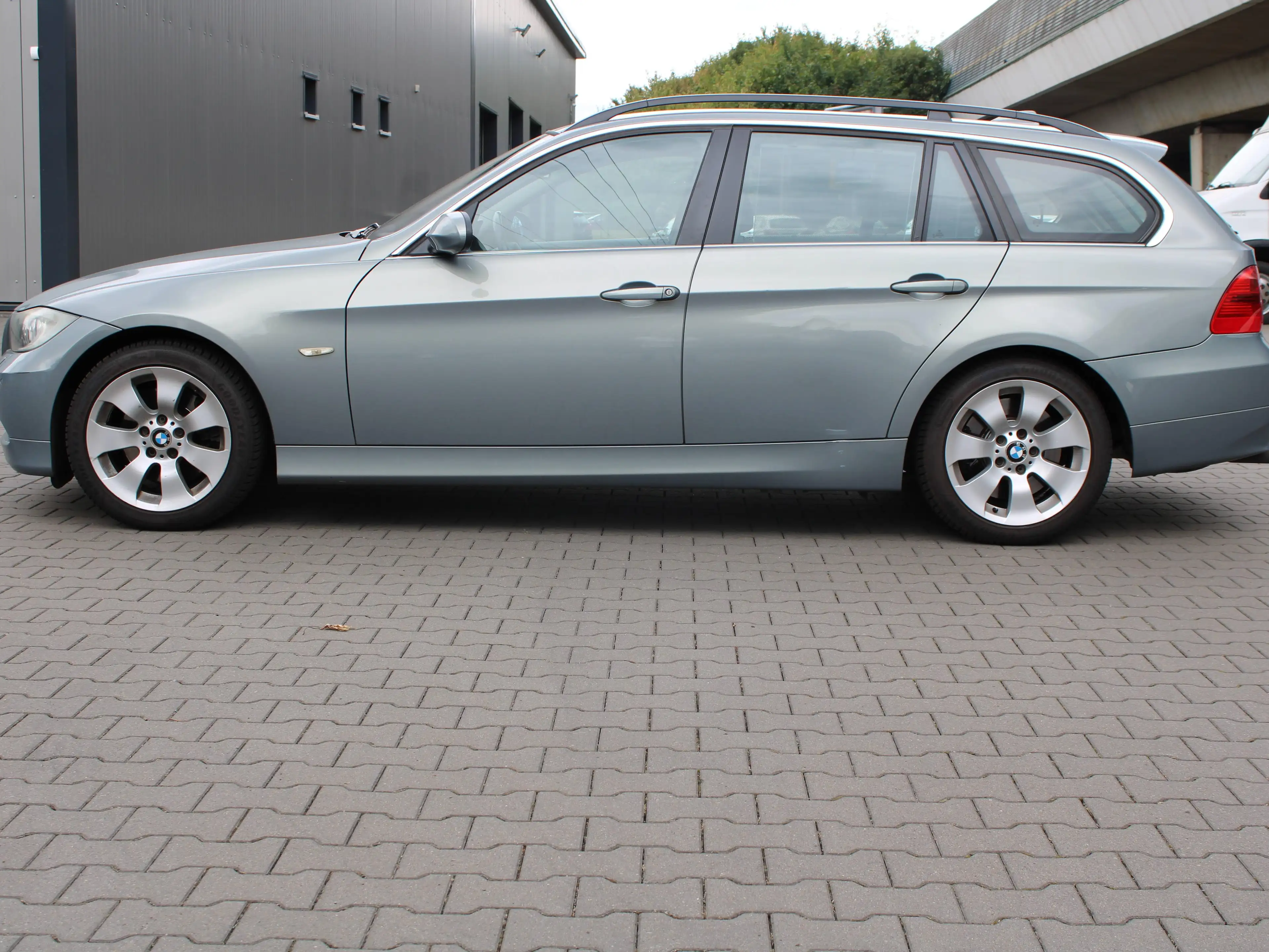 BMW 325 325 i xDrive Aut. 2.Hand Navi Xenon PDC SHZ AHK — photo 7