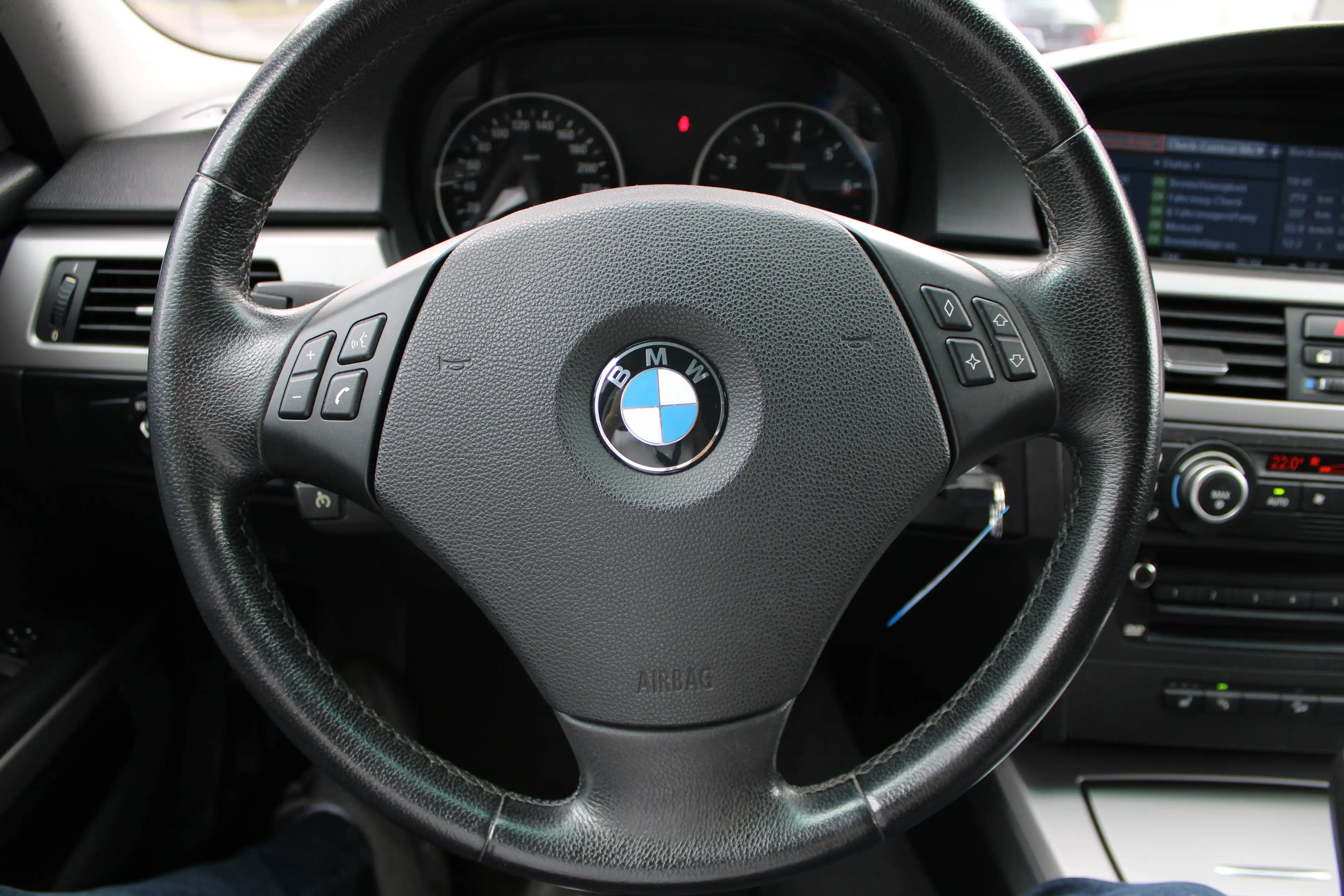 BMW 325 325 i xDrive Aut. 2.Hand Navi Xenon PDC SHZ AHK — photo 13
