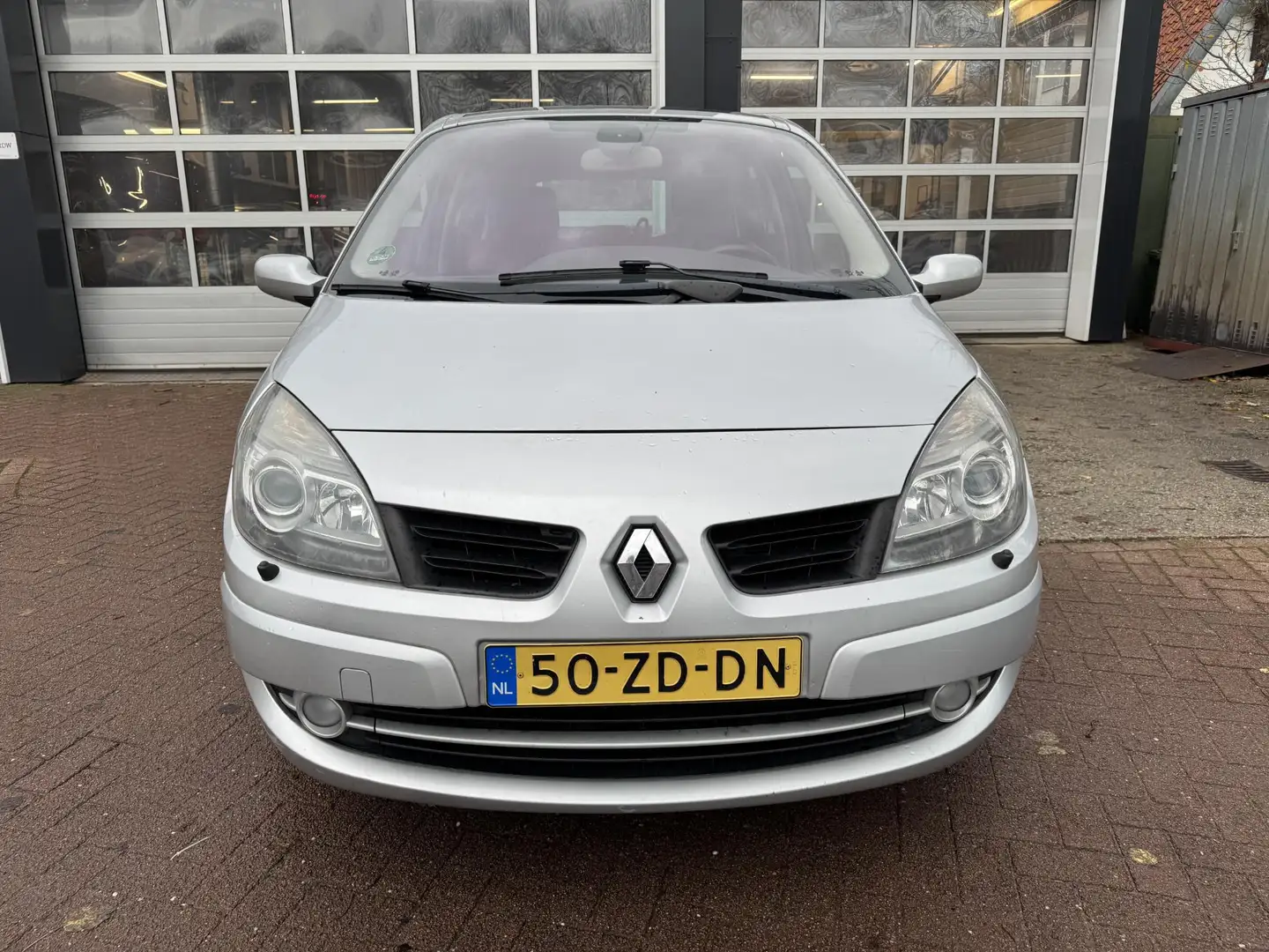 Renault Grand Scenic 2.0-16V Tech Line Grigio - 2