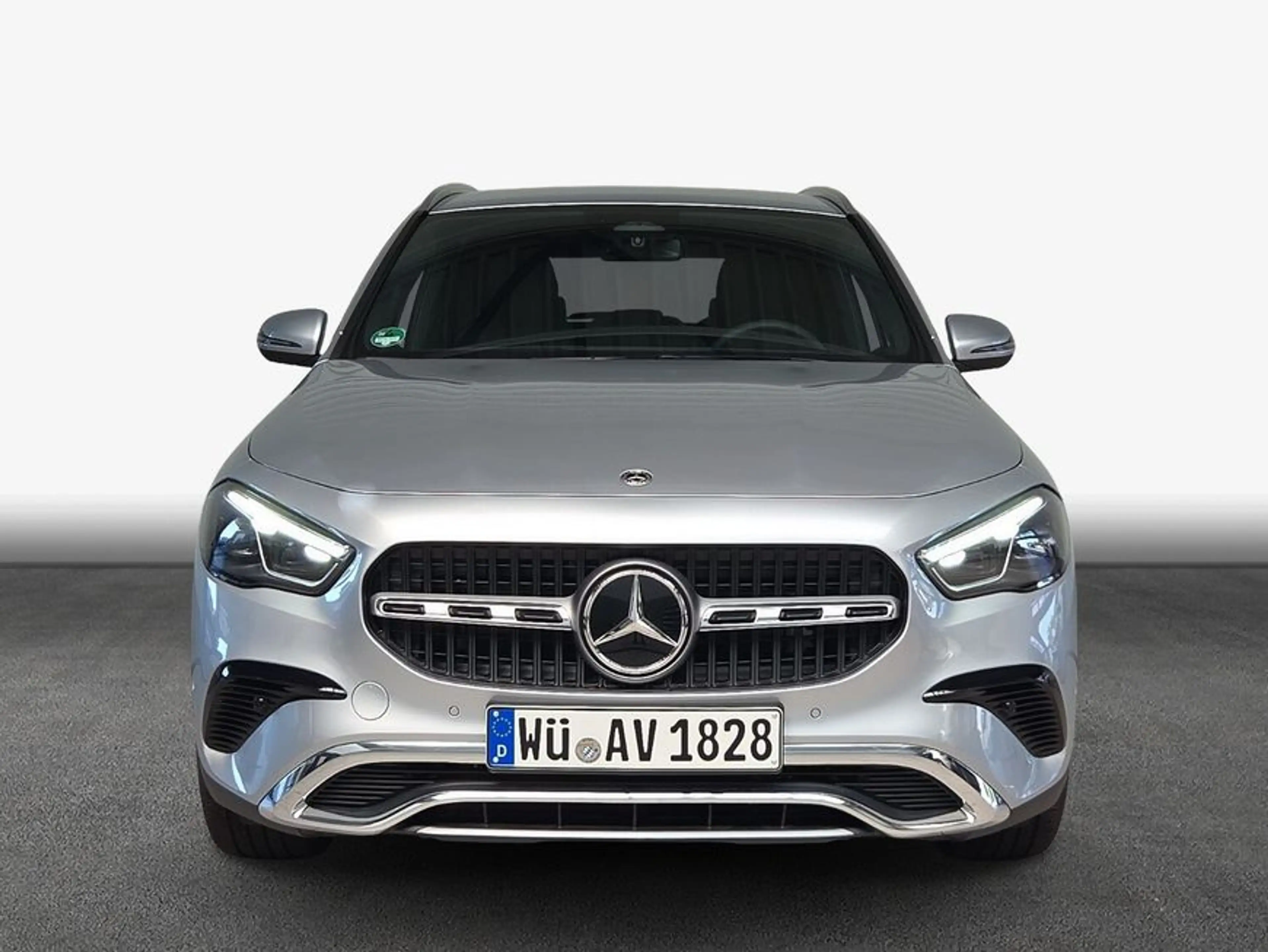 Mercedes-Benz GLA 180 GLA — photo 3